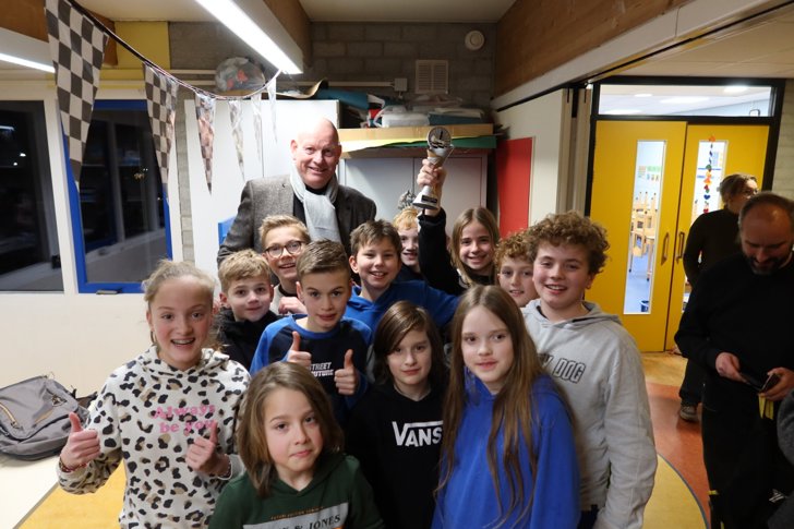 De Burcht won het schoolschaaktoernooi bij de groepen 6, 7, 8.